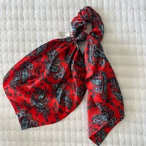 Loft Scarf Pony Tail Holder